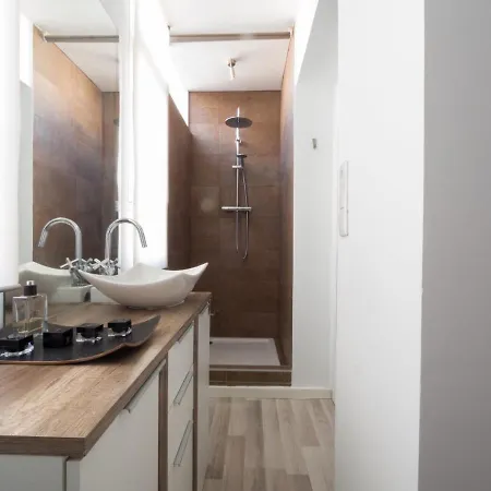 Penthouse Apartment *